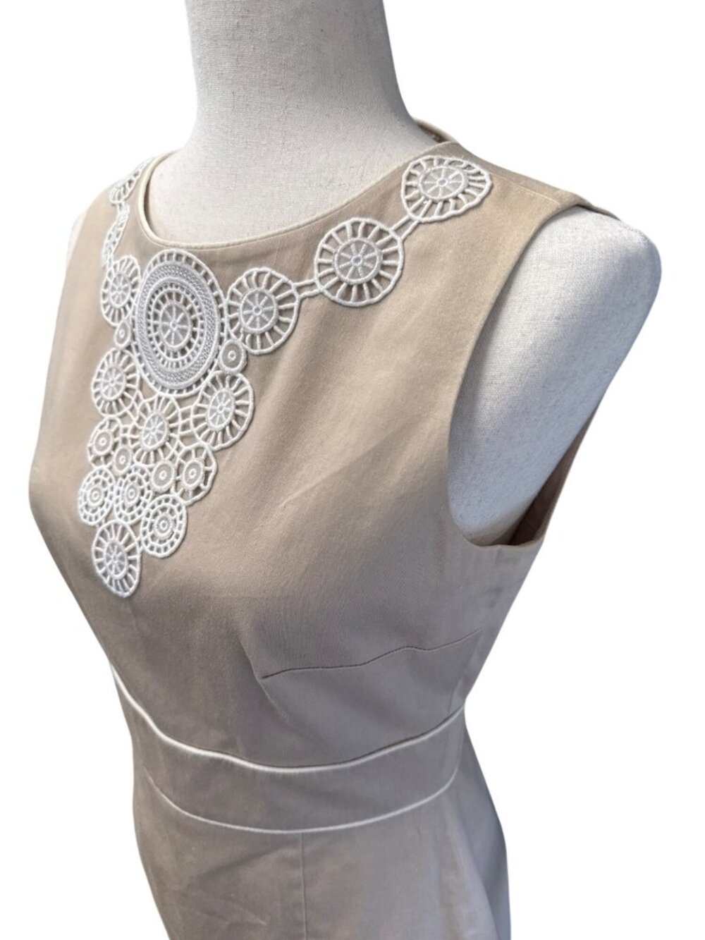 Isabella DeMarco by Tahari Levine Sleeveless Sheath Dress~Size 4~Tan L13 18 - Picture 3 of 15